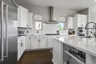 Stunning Modern Luxury - Home Office and Gym - Views - Agua Fria - 5