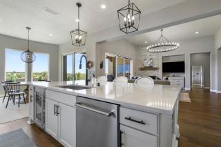 Stunning Modern Luxury - Home Office and Gym - Views - Agua Fria - 2