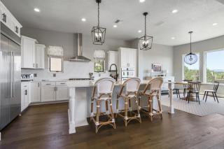 Stunning Modern Luxury - Home Office and Gym - Views - Agua Fria - 6