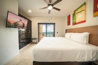 Condo Surf 408 - Beachfront Stunning Ocean View Penthouse - at El Faro condo - Playa del Carmen - 3