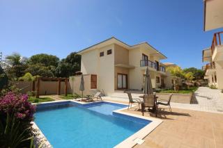 Casa Novíssima - Perto da Praia - até 6 adultos - 8