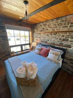 The Lofts #3 - Cozy downtown studio getaway - Kingston - 6