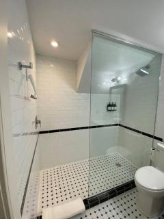 The Lofts #3 - Cozy downtown studio getaway - Kingston - 2