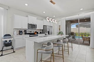 5 Bedrooms 55 Bathrooms Windsor Island 1906Sd - 2