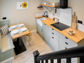 Cosy Cottage - Howden - 8