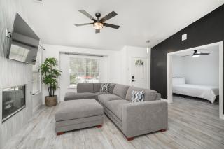Simple Home for Work or Travel - Bakersfield - 9