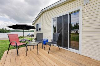 Lakeside Retreat #1 - Maijac Resort & Marina - Burks Falls - 2