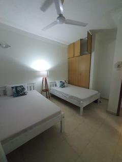 2 bedroom all ensuite located behind Go kart 5 minutes walk to the beach near Severin lodge Neptune beach Cowrie shell - Mombaça - 8