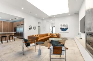 Super Modern Waterfront Paradise Near the Beach - 2