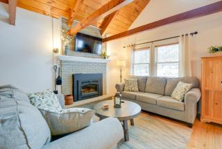 Cozy Tuftonboro Home with Deck - Walk to Beaches! - 3