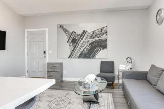 2 Mi to Downtown Escondido Apt with Balconies - Escondido - 6