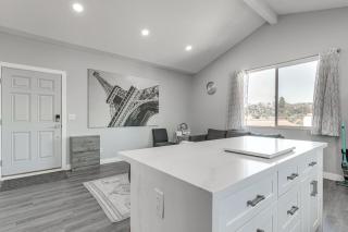 2 Mi to Downtown Escondido Apt with Balconies - Escondido - 3