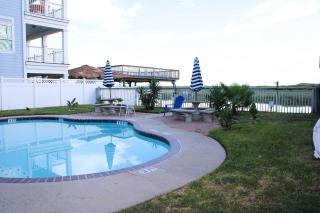 Pool with Canal views Minutes 2 beach BBQ Pit - 7