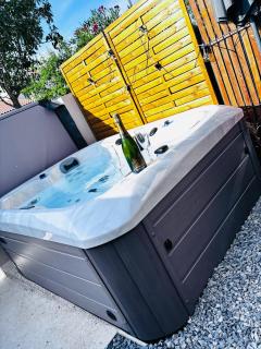 Logement du Sud avec Jacuzzi - Sommières - 6