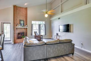 7 Mi to Beach Pet-Friendly Home in Port Orange! - 7