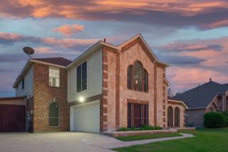 Prestigious 5BR 3,5BA Holiday Home with Pool, Sauna, Game Room & Bar - Sachse - 4