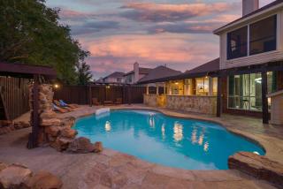 Prestigious 5BR 3,5BA Holiday Home with Pool, Sauna, Game Room & Bar - Sachse - 9