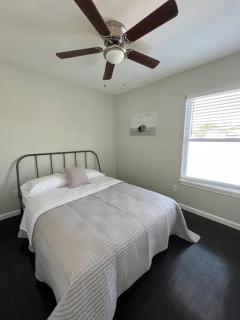 Modern 3B2B home near Lackland and downtown - San Antonio - 7