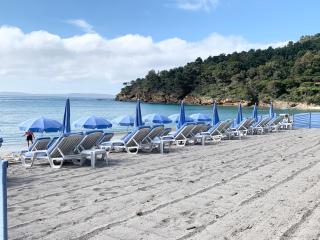 Le Lavandou Pramousquier Villa Entière Plage Accès Direct et Piscine Collective ouverte du 1er mai au 30 septembre Clim Wifi - 0