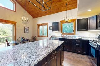 Ferncrest Mountain House - 2