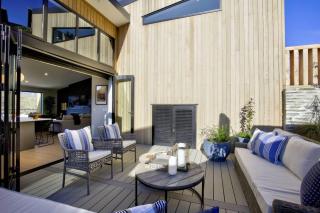 Highview Hideaway - hot tub with lake views - Queenstown - 2