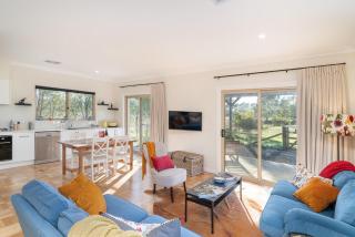 Alderwood Cottage - Cottage W Gorgeous Dam Views! - Glenquarry - 1