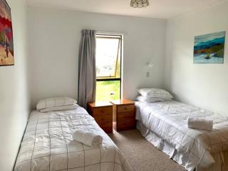 Elliot Bay - Hilltop Cottage - Rawhiti - 2