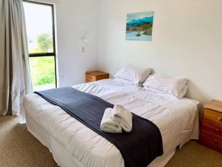 Elliot Bay - Hilltop Cottage - Rawhiti - 1