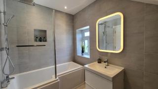 Beautiful 4Bedroom 2Bath Wifi and Free Parking - South Norwood - 3
