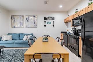 Cozy Villa 3BD/3BA - King Bed - Private Jacuzzi - 9