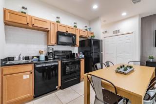 Cozy Villa 3BD/3BA - King Bed - Private Jacuzzi - 5