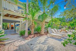 Newly Remodeled Apt! Key-West Victorian with beach access, to Siesta Key Beach! - 3