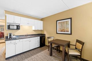 Best Western Plus Mariposa Inn & Conference Centre - 2