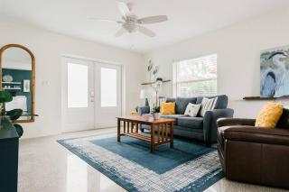 Walk to Beach & Sleep in King Bed -Island Comfort! - Pompano Beach - 8