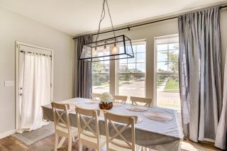Utah Family Home Pool and Tennis Court Access - South Jordan - 1