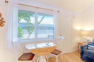 Newly remodeled 8-steps to sand path of Beach! - 4