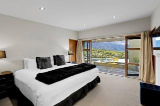 Picturesque on Peregrine, close to town with views - Queenstown - 2