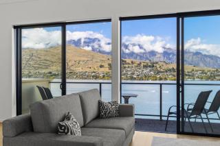 Lakeside Landing - lake front and walk to town - Queenstown - 4