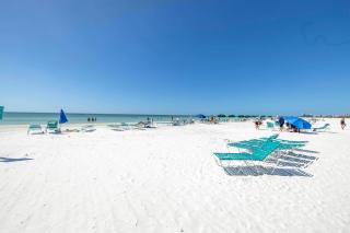 Bayview Unit, Balcony, Private Beach, Heated Pools, Pickle, Hot-tub, Gym, Beach to Bay! - 8