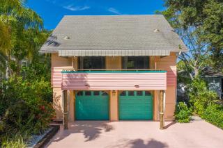 Casa Van Lopik Jardin- Tiki-Bar, Balcony, Tropical Patio, 250 steps to Beach and Village! - Siesta Key - 4