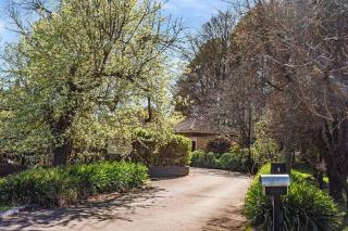 JezOmi Hideaway - Private, spacious, close to town - Bowral - 2