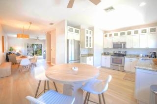 Ocean-Views, Pool, Private Elevator, Covered Patio & Fire-Table, 150 steps to Beach! - 0