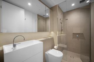 Sophisticated 2-Bed with Striking City Views - Melbourne - 1