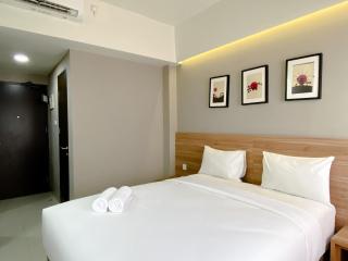 Simply Look Studio at Mustika Golf Residence (No Kitchen) Apartment By Travelio - Cikarang - 9