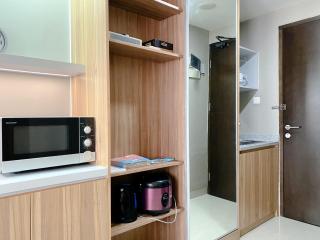 Simply Look Studio at Mustika Golf Residence (No Kitchen) Apartment By Travelio - Cikarang - 2