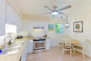 Newly remodeled 8-steps to sand path of Beach! - Siesta Key - 3
