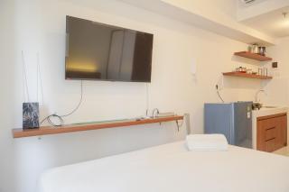 Simply Look Studio Tokyo Riverside PIK 2 Apartment By Travelio - Rawalembang - 7