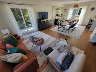 San Diego Oasis with Hot Tub, Gym, Outdoor Theater, Huge Yard - San Diego - 1