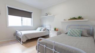 Sunny Shores Family Retreat - Broadwater - 3