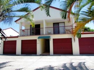 Cosy Beach Pad - Two Bedrooms - 1